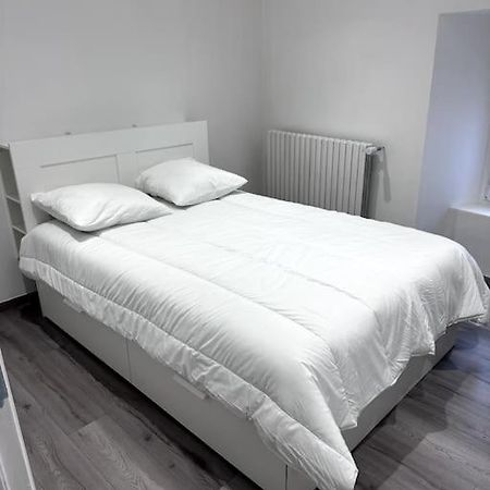 Appartement T4 En Hyper-Centre Bourgoin-Jallieu Exteriér fotografie