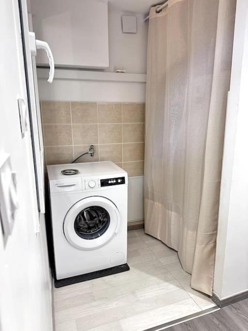 Appartement T4 En Hyper-Centre Bourgoin-Jallieu Exteriér fotografie
